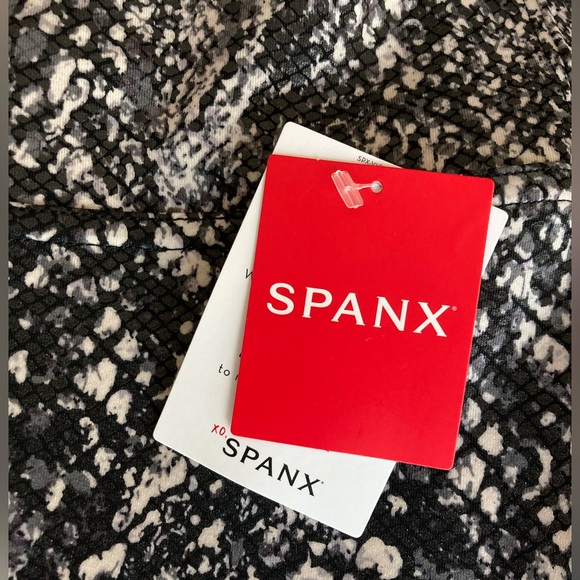 Spanx leggings snake skin pattern black gray  no seam in front leggings new - Picture 6 of 9